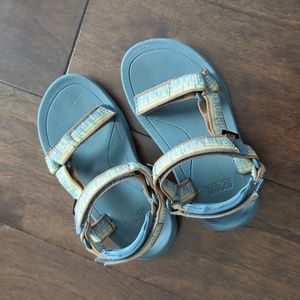 Teva kids' hurricane XLT 2 sandals size 8M